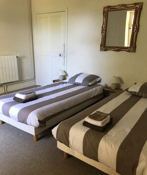 Unclassified image, 3 of 33, button - Fourteen-Person Valréas Holiday Home (Valréas)