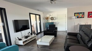 Living area - Villa with pool and jacuzzi near Châteauneuf-du-Pape – 9 people (Sorgues)