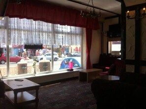 House | Reception - Standard Triple Room (Blackpool)