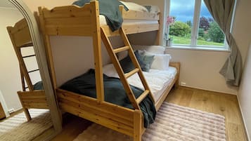 2 sovrum, strykjärn/strykbräda, wi-fi och sängkläder