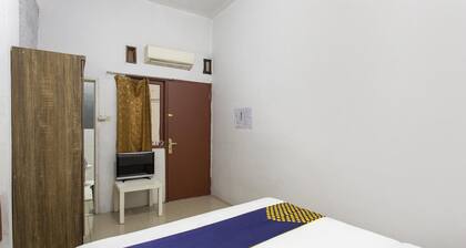Deluxe Double Stay Near Metro Mall