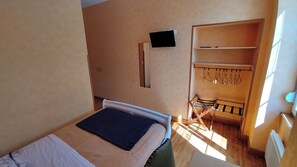 Room - Charmante maison de 4 chambres avec salle de bain privative à Villersexel (Villersexel)