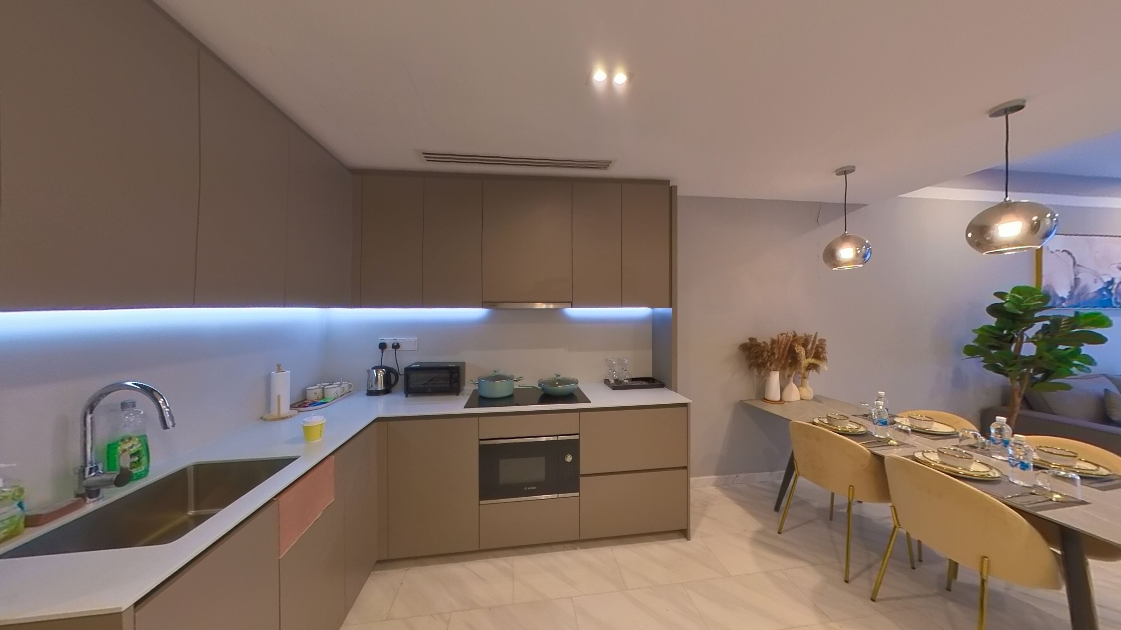 Exclusive Apartment, 2 Bedrooms, City View | Private kitchen