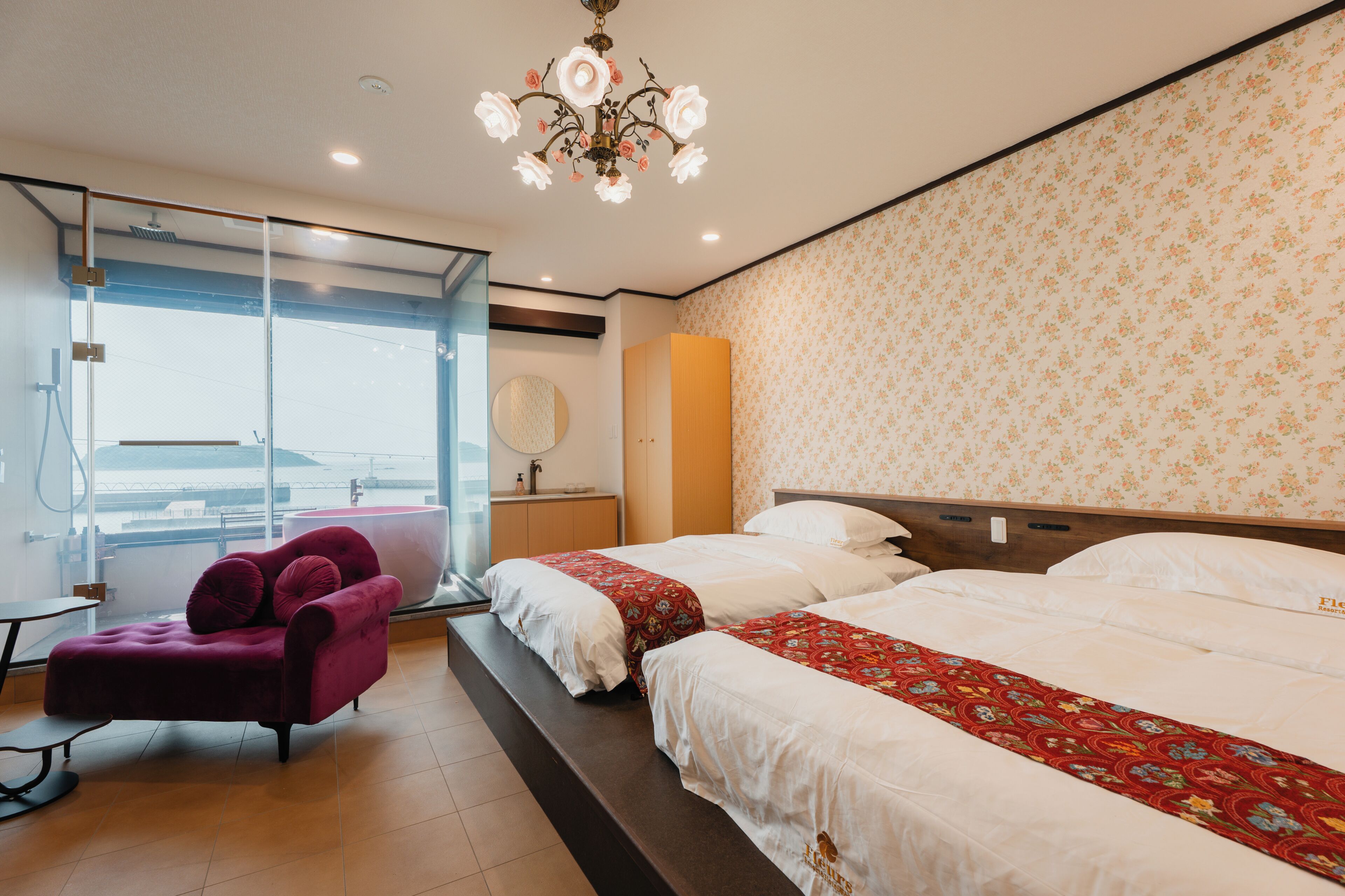 Family Room, Sea View | In-room safe, WiFi (free), bed sheets