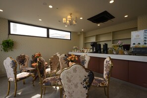 Bar (trong khuôn viên)