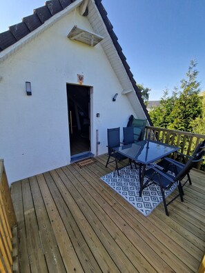 Outdoor dining - The House of the Swallows 2 (Fort-Mahon-Plage)