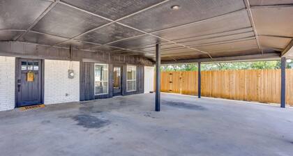 NEW · Remodeled 4 Bed · Sleeps 10 · Near Tarleton