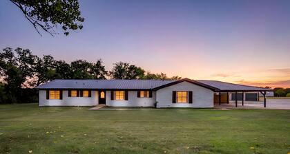 NEW · Remodeled 4 Bed · Sleeps 10 · Near Tarleton