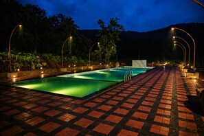 Kolam renang terbuka 