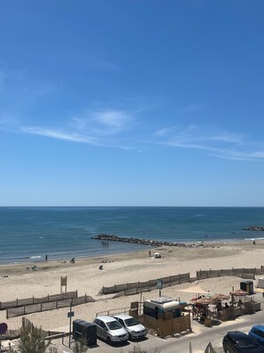Beach - Hippo Duplex: Right on the Waterfront in Carnon (Mauguio)