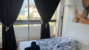 2 bedrooms, iron/ironing board, bed sheets