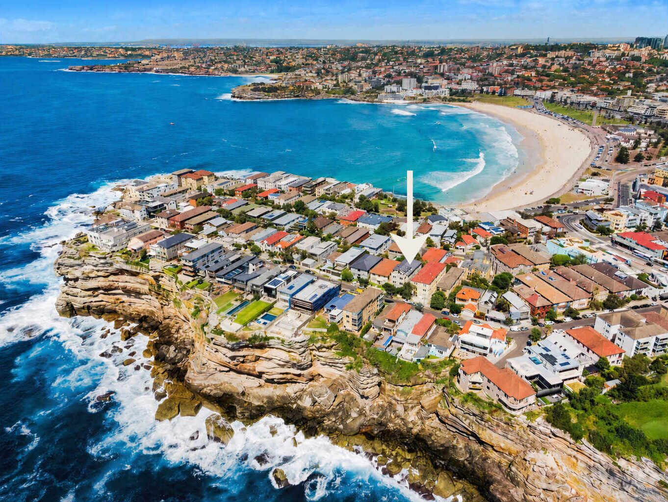 The property is only a few minutes walk to the beach