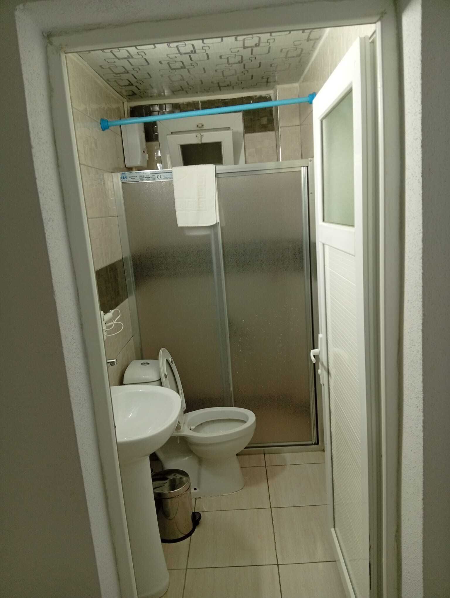 Basic-Zimmer, Balkon | Badezimmer | Haartrockner, Handtücher, Seife, Shampoo