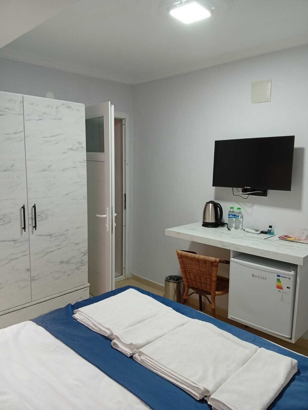 Basic Room, Balcony | Desk, WiFi (free)