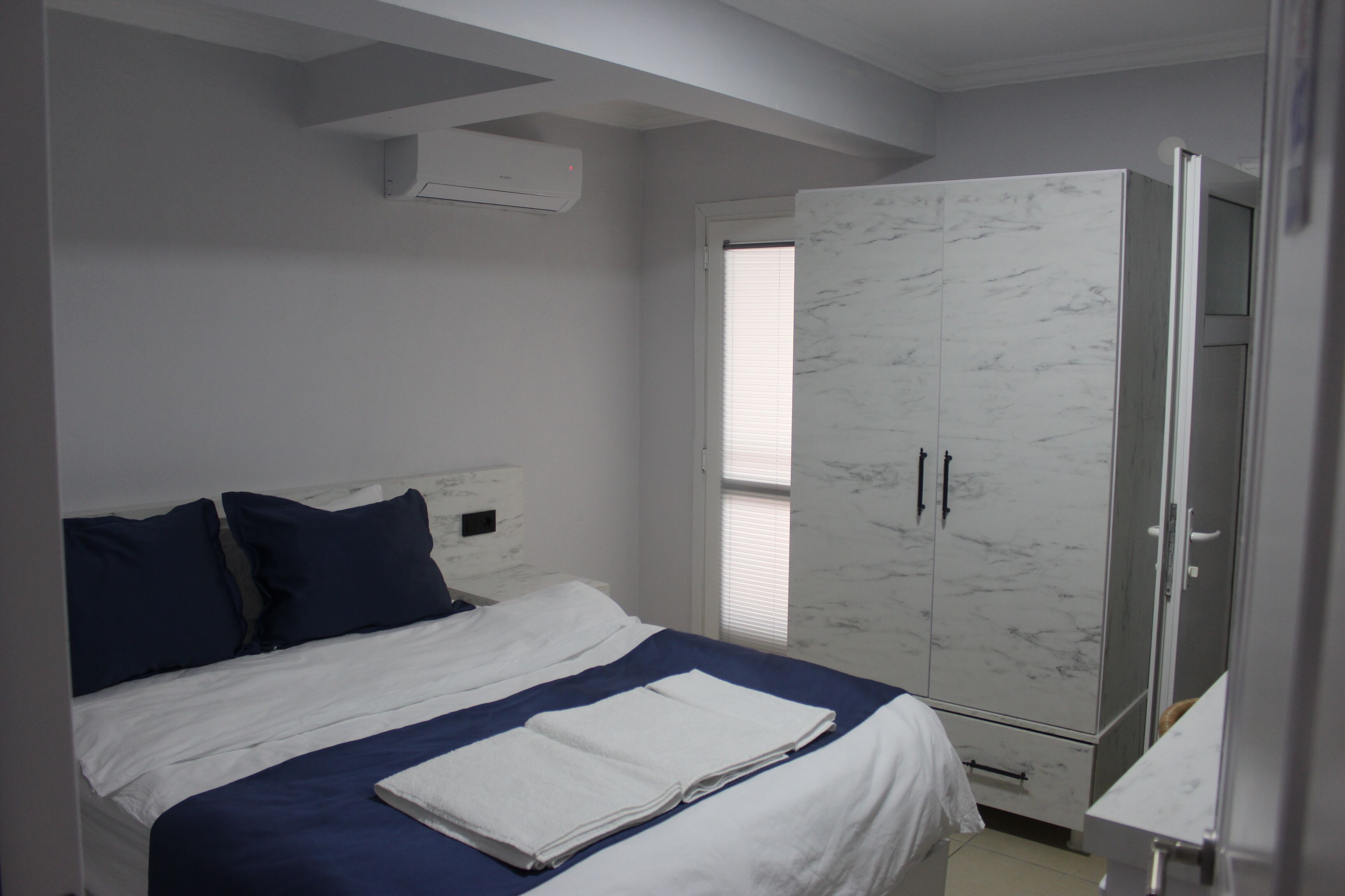 Basic Room, Balcony | Desk, WiFi (free)