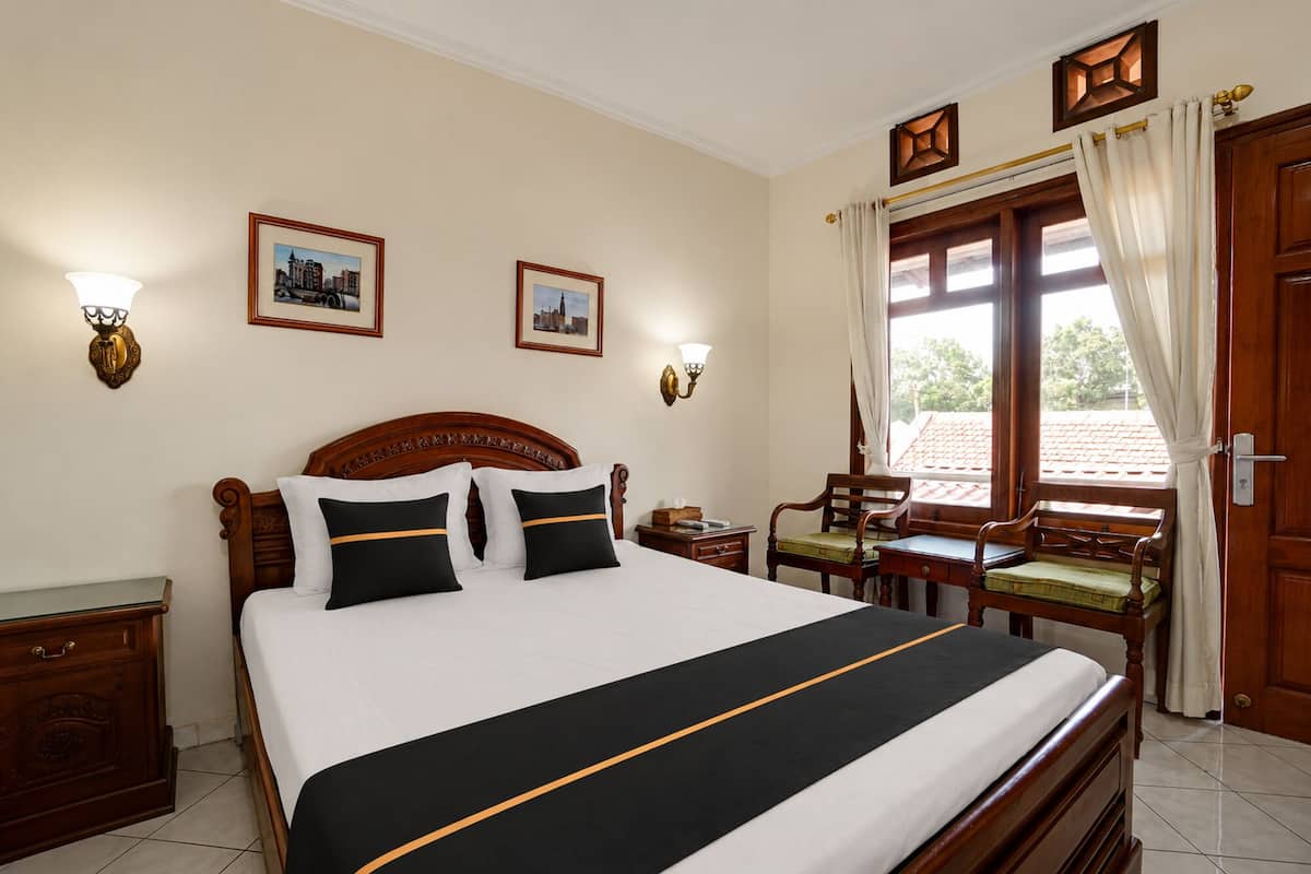 Kamar Double Standar | Meja kerja, Wi-Fi gratis, dan seprai linen