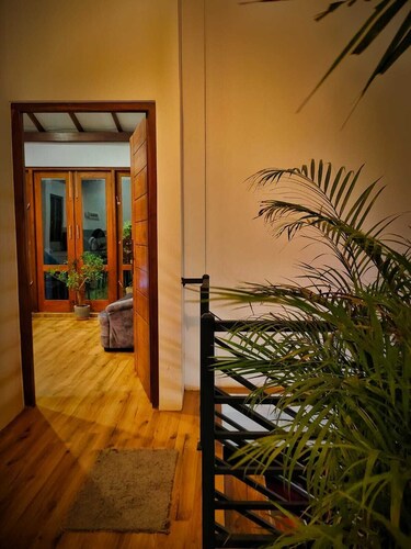 Cozy 1-bedroom apartment in serene walk to Kandy city bordering Jungle with AC