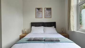 1 bedroom, iron/ironing board, Internet, bed sheets