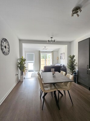Interior - Luxury Flat 10 Mins from Station + Bike ! (Cambridge)