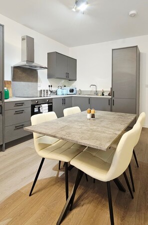 Private kitchen - Luxury Flat 10 Mins from Station + Bike ! (Cambridge)