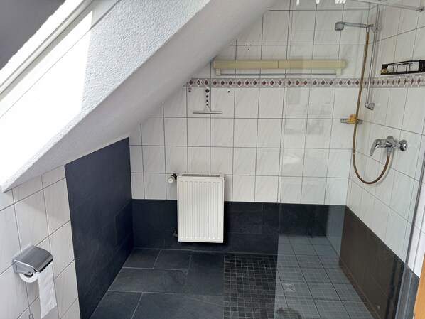 Bathroom - Vrbo Property (Mörschied)