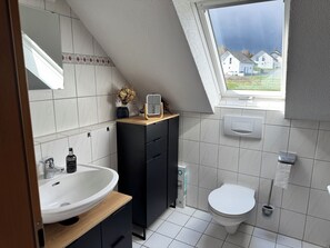Bathroom - Vrbo Property (Mörschied)