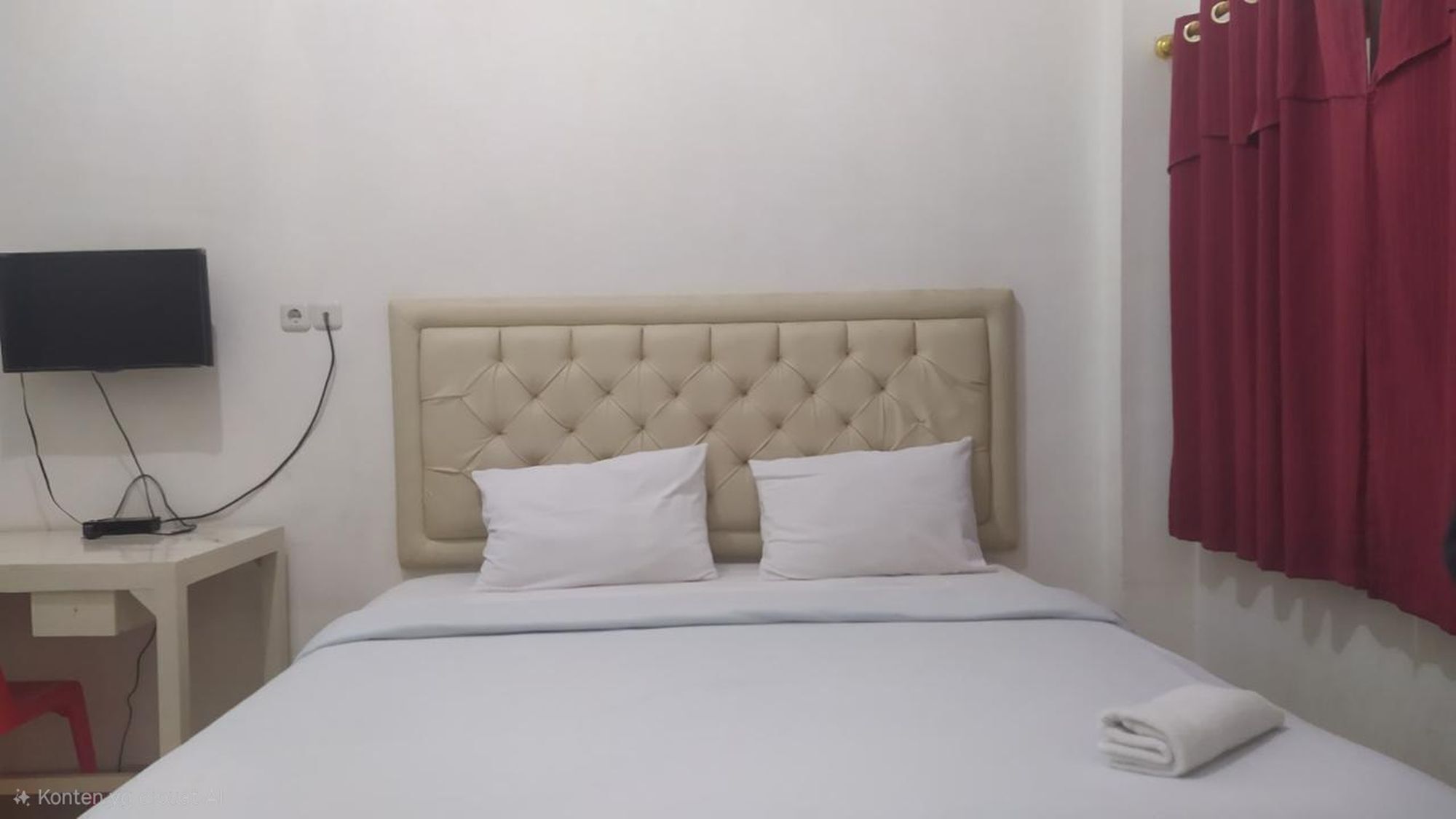 Standard Double Room | Desk, WiFi (free), bed sheets