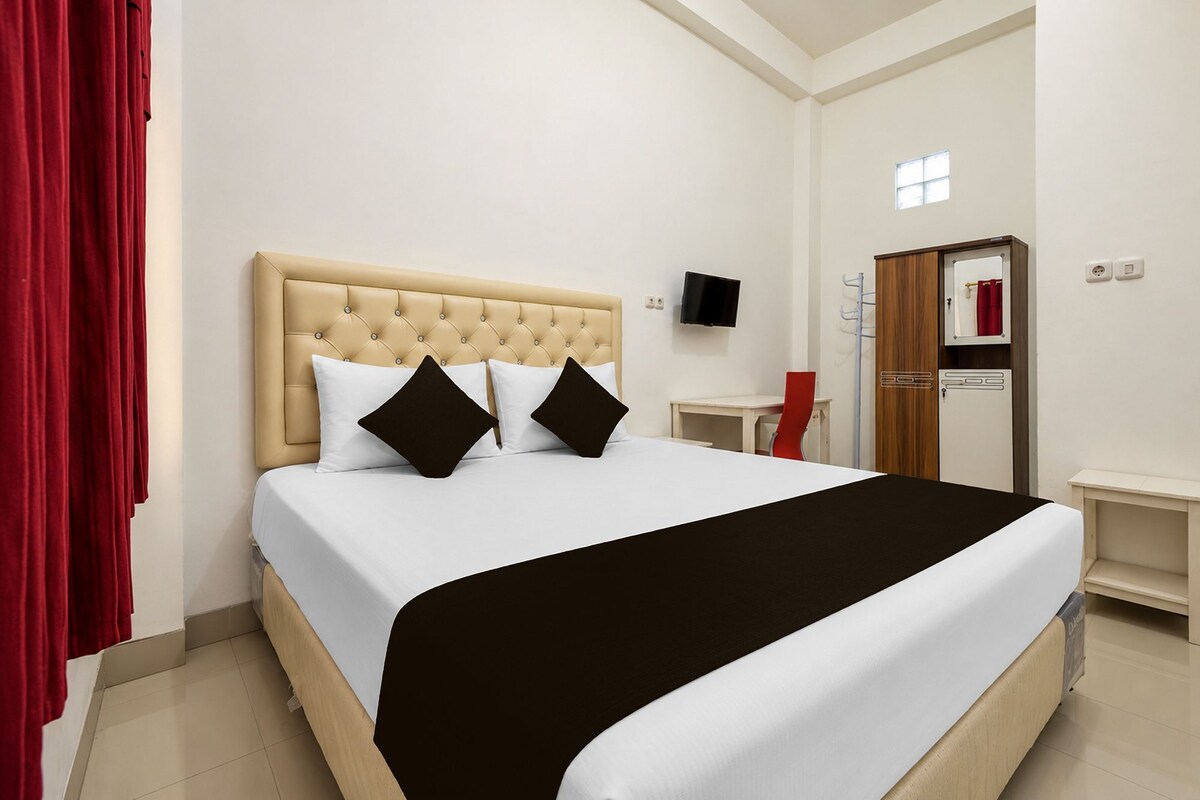 Standard Double Room | Desk, free WiFi, bed sheets