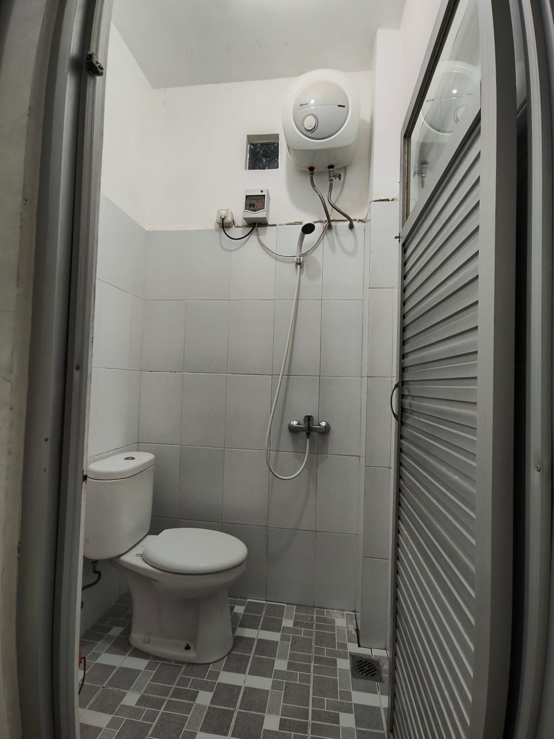 Deluxe Double Room | Bathroom | Shower, rainfall showerhead, free toiletries, towels