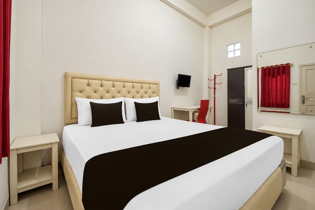 Deluxe Double Room | Desk, free WiFi, bed sheets