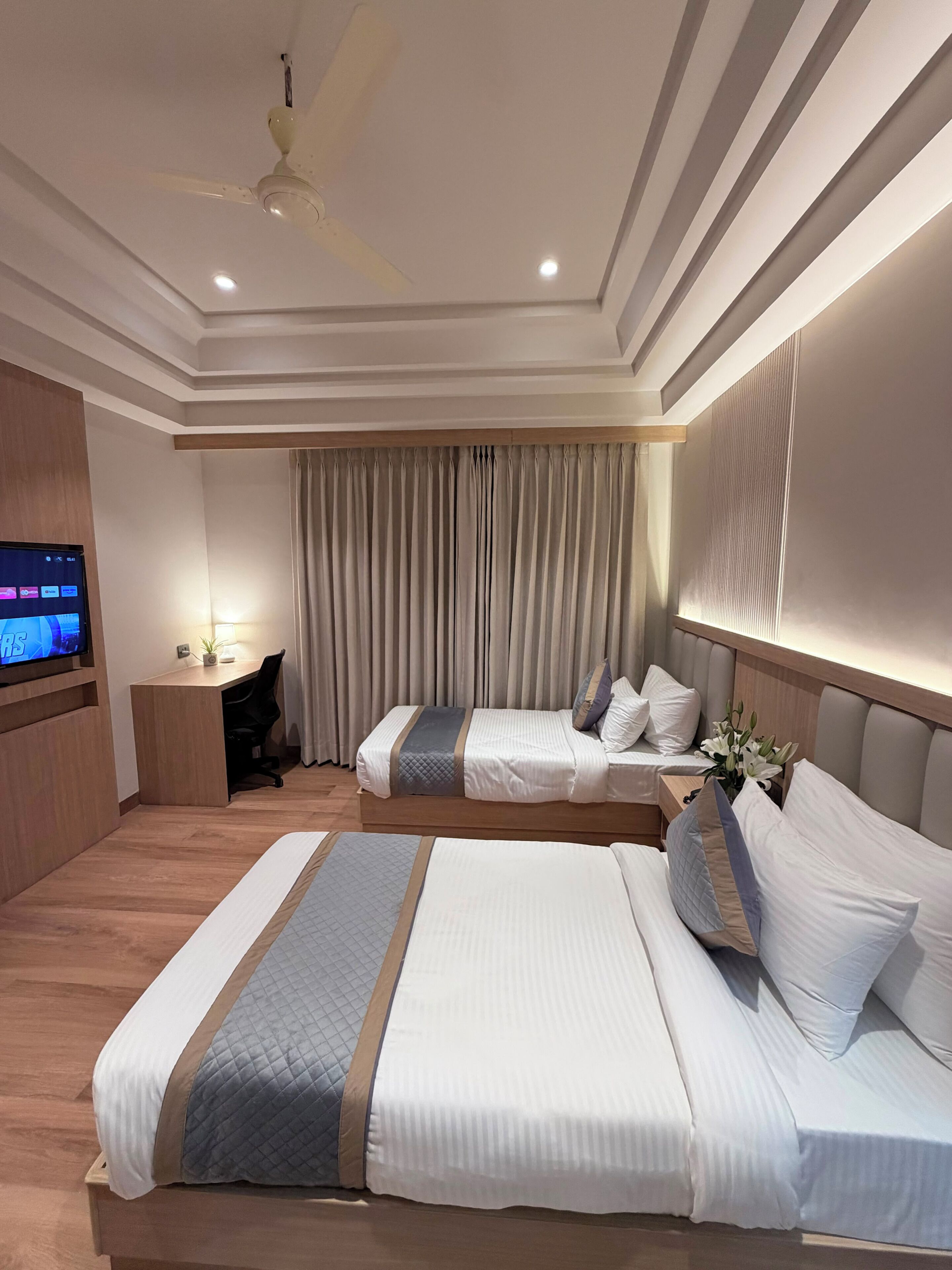 Habitación Confort con 2 camas individuales | Escritorio, espacio para trabajar con un portátil, wifi gratis