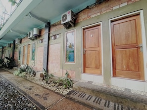 Exterior detail - Townhouse Oak Hotel Lestari (Jember)