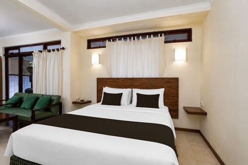 Townhouse Oak Hotel Lestari