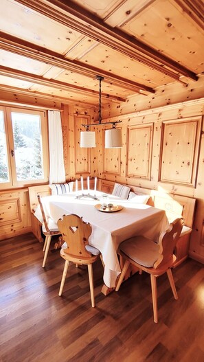 Dining - Chalet Sörenberg - Mountains, Nature, and Peaceful Days (Flühli)