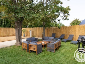 Property grounds - Gîte with AC - 8 guests, close to Angers (Rives-du-Loir-en-Anjou)