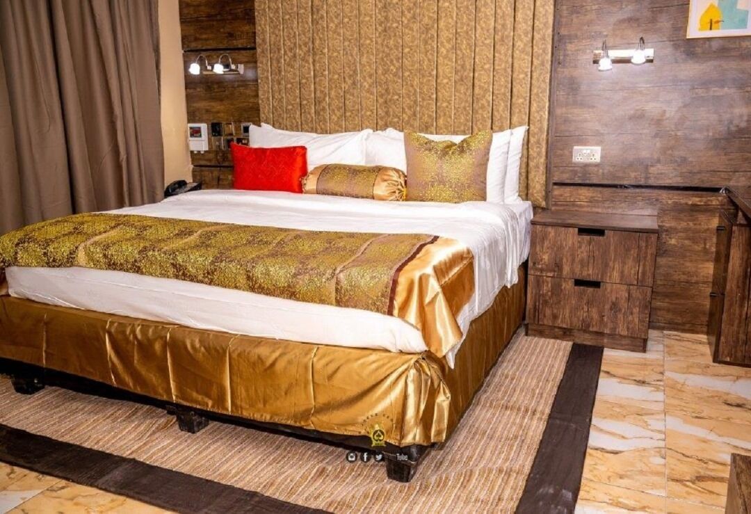 In-room safe, desk, laptop workspace, soundproofing