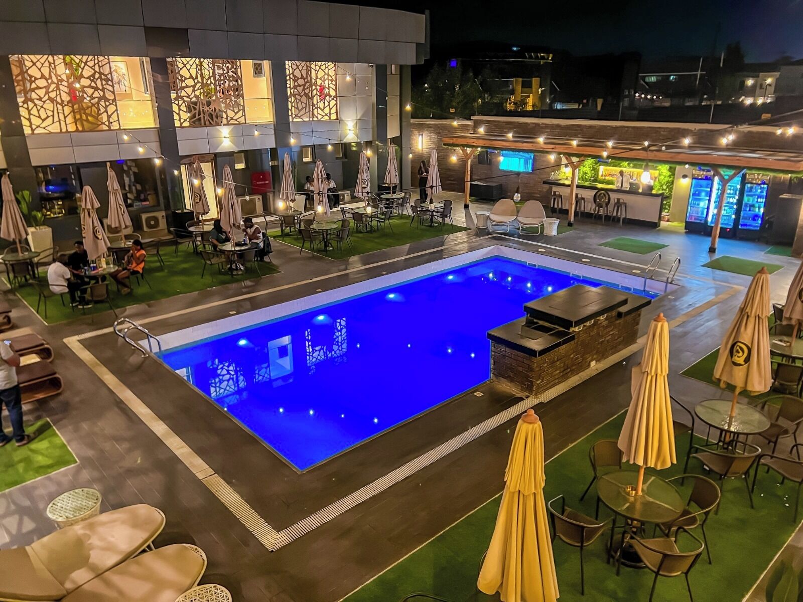 Outdoor pool, pool umbrellas