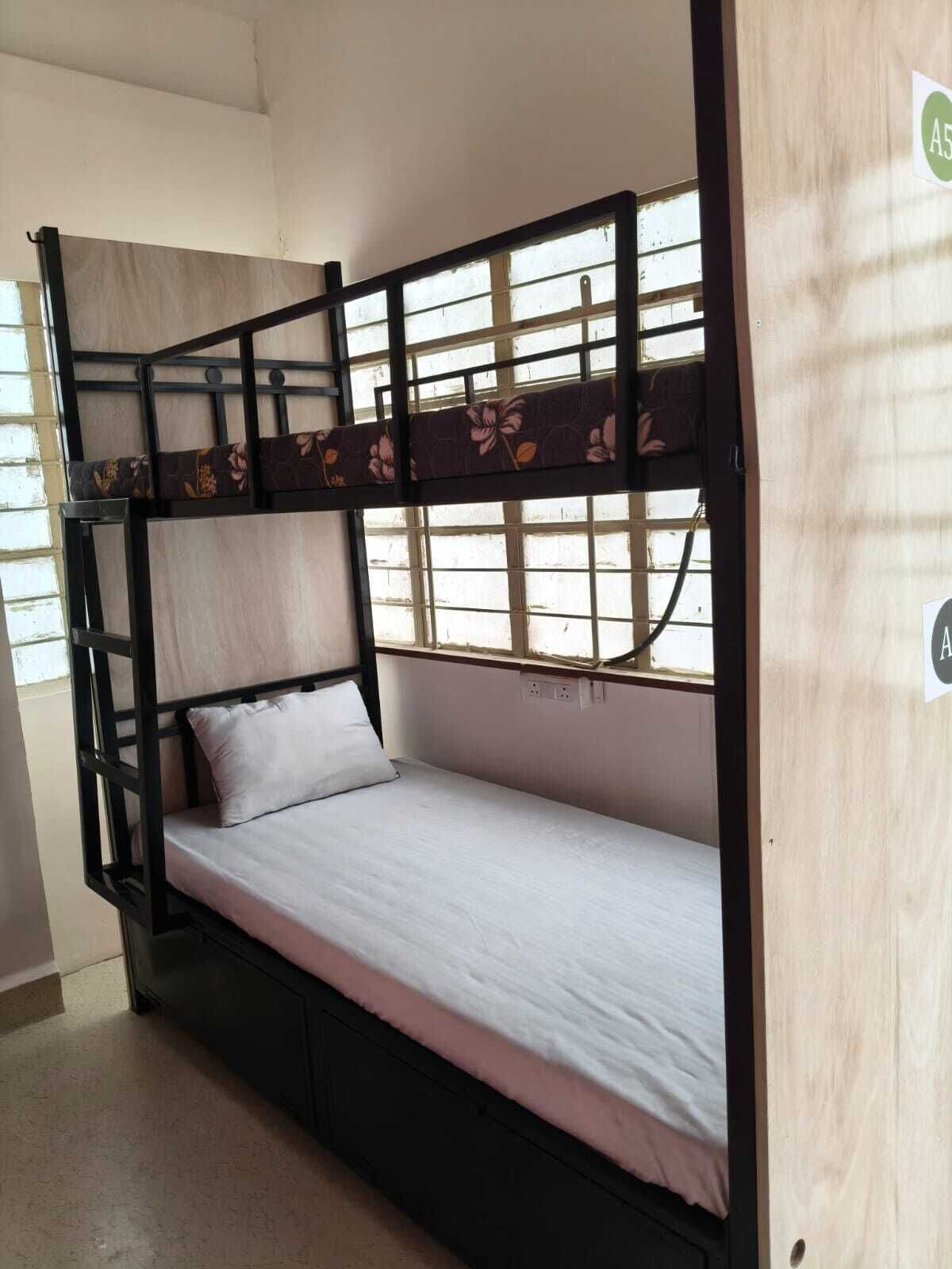 Standard Apartment | Laptop workspace, WiFi (free)