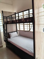 Apartamento estándar | Espacio para trabajar con un portátil y wifi gratis