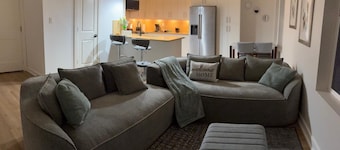 Charming 3-bedroom rooms with 2 full bath house with AC in Houston area!