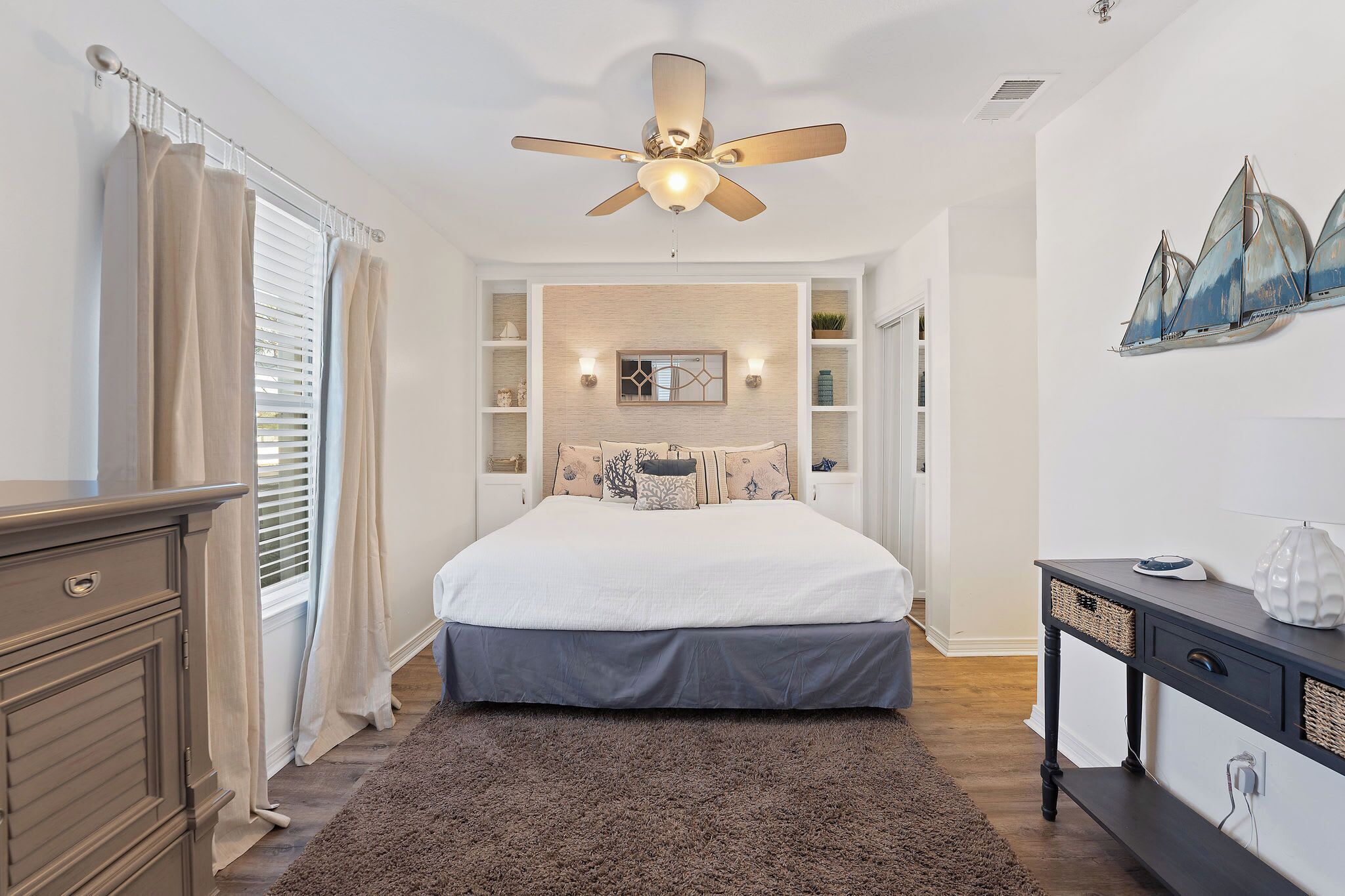 1 chambre, décoration personnalisée, ameublement personnalisé