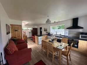 Interior - Apartment Sleeps 4 With Wifi (Bantry)