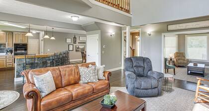 Day Trip to Nashville! Large Home on 5 Acres