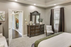 House (4 Bedrooms) | Interior - Day Trip to Nashville! Large Home on 5 Acres (Springfield)