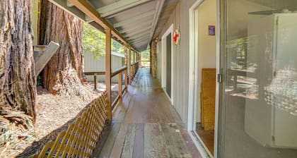 Walk to Beach! Home w/ Sunroom in Anchor Bay