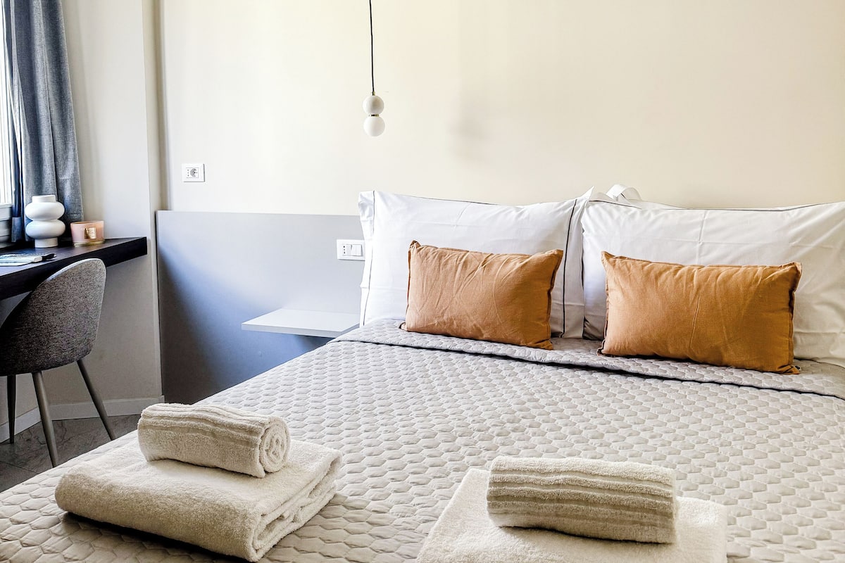 Standard Double Room | Meja, Wi-fi percuma 