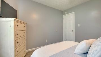 House (6 Bedrooms) | Interior
