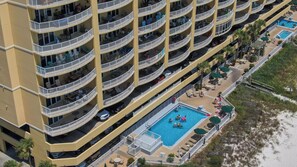 Exterior - Emerald Isle 1905 - JUST COMPLETELY RENOVATED! Beach chair service included! (Panama City Beach)