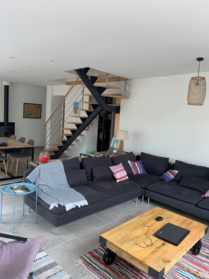 Living area - Abatilles-Arcachonnaise, 10-person capacity - Near the beach and shops (Arcachon)