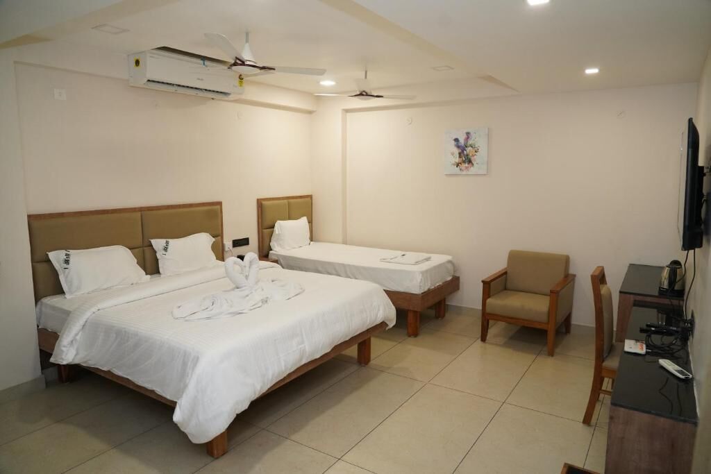 Deluxe Twin Room, City View | Ruang kerja komputer riba, Wi-fi percuma 